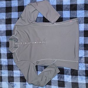 Woolrich. 6-snap button pullover. LIKE-NEW. Women's size Medium